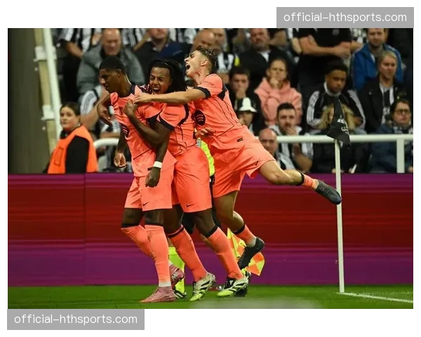 巴萨魅力无敌！拉什福德自掏850万英镑补差价，坚定选择留守诺坎普