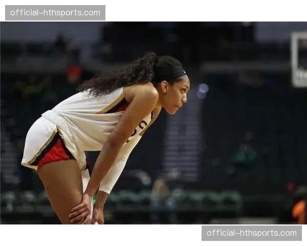 王牌球员AJ-威尔逊揭幕战狂砍38分15篮板，刷新个人单场得分纪录